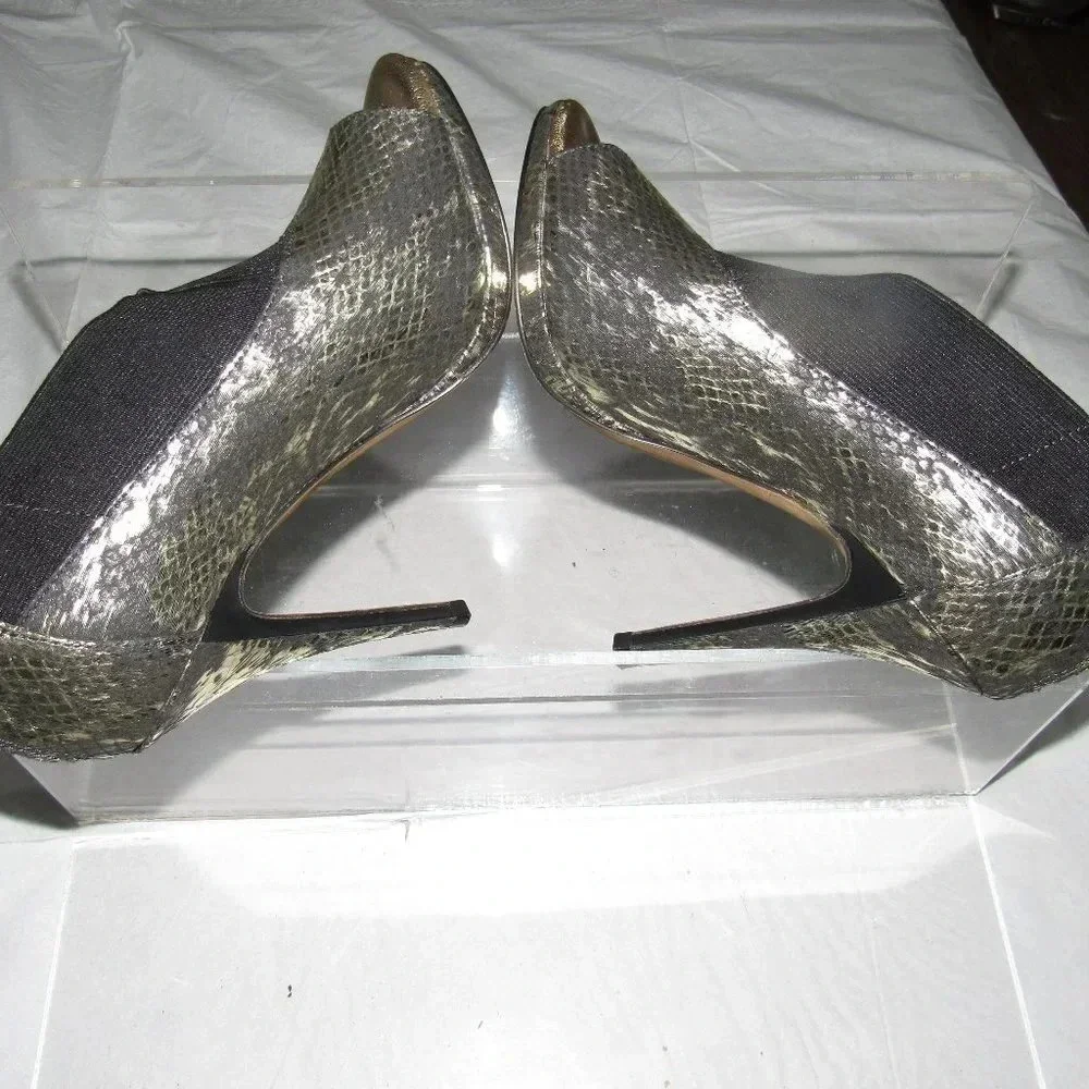 DONALD J PLINER Sassi Black Gold Booties Size 6M